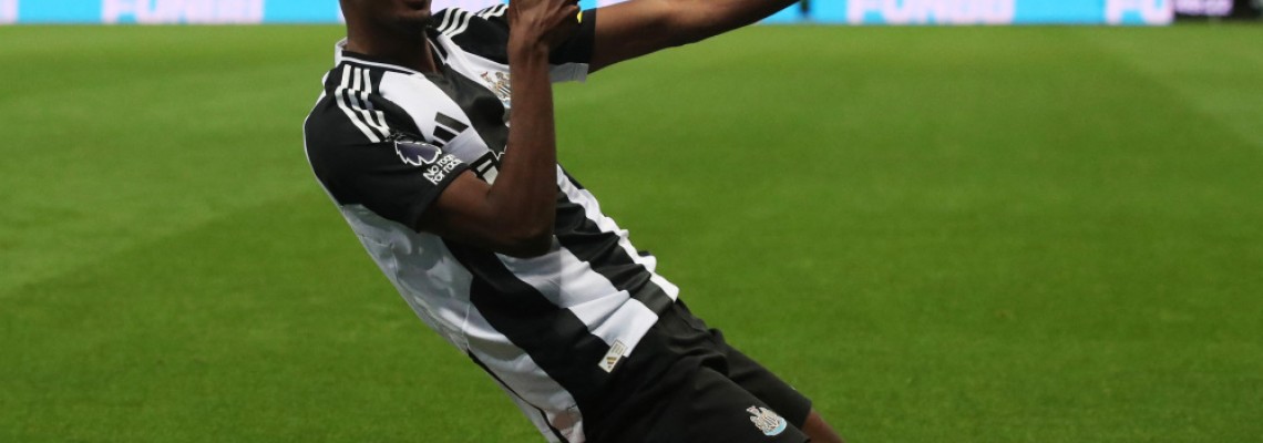 Newcastle Uniten Alexander Isakin hyökkäysharjoitus